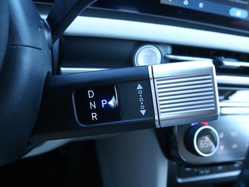 New 2025 Hyundai Tucson Limited image 32