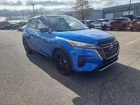 Used 2023 Nissan Kicks SR w/ SR Premium Package image 3