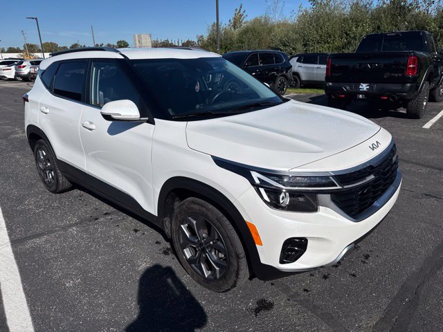 Certified 2024 Kia Seltos S AWD/4WD image 2