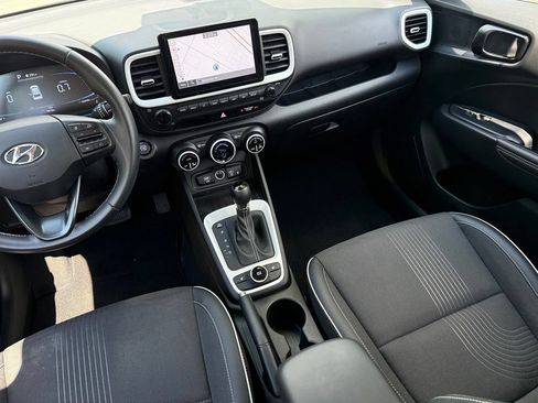 Used 2024 Hyundai Venue Limited FWD image 24