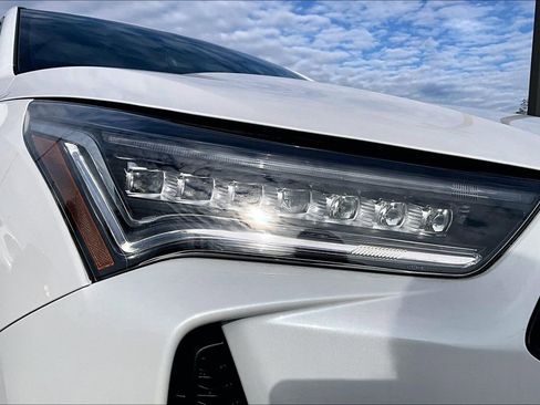 Used 2025 Acura RDX SH-AWD image 40