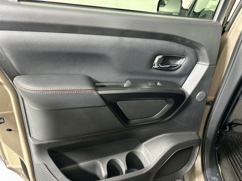 Used 2024 Nissan Titan PRO-4X w/ Pro-4x Convenience Package image 27