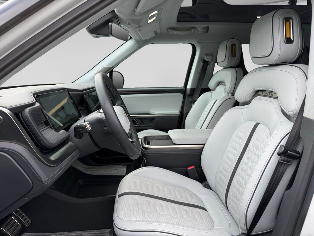 Used 2024 Rivian R1S Adventure Dual AWD/4WD image 17