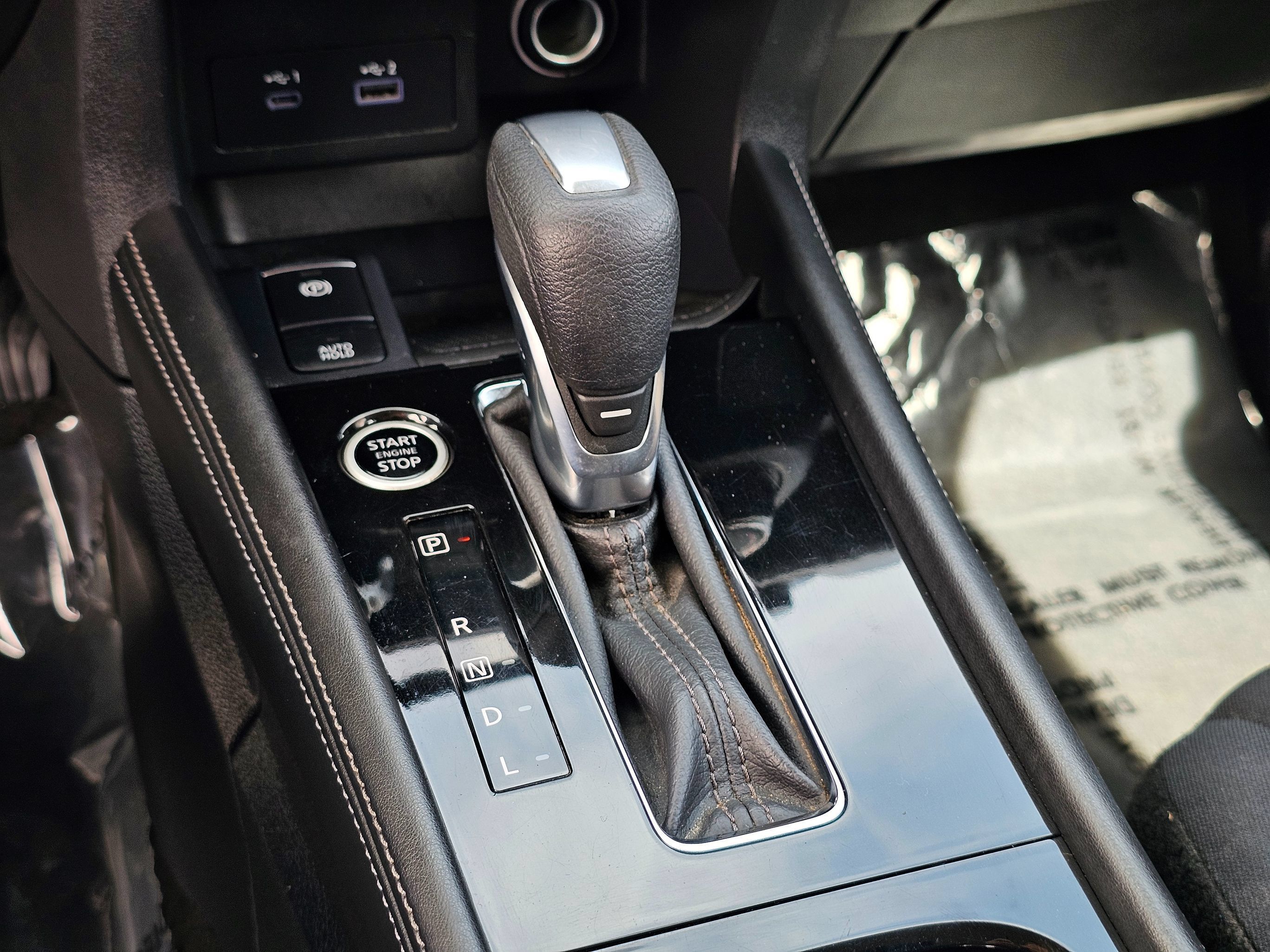 Used 2023 Nissan Kicks SV w/ Interior Electronics Package FWD image 32