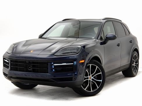 New 2025 Porsche Cayenne image 1