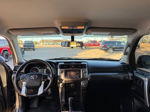 Used 2016 Toyota 4Runner SR5 image 24