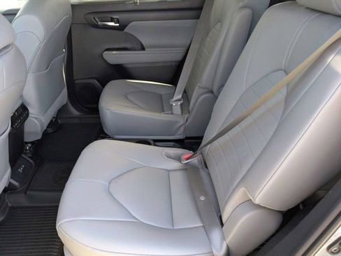 New 2026 Toyota Highlander XLE AWD/4WD image 14