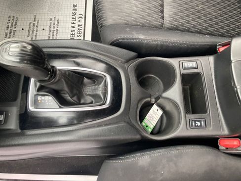 Used 2019 Nissan Rogue SV w/ Premium Package image 30