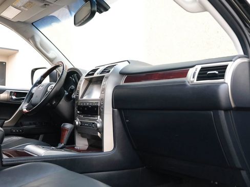 Used 2017 Lexus GX 460 Premium w/ Premium Package AWD/4WD image 33