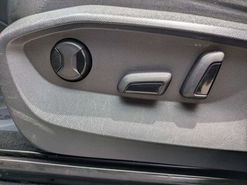 Certified 2022 Volkswagen Tiguan SE R-Line FWD image 21