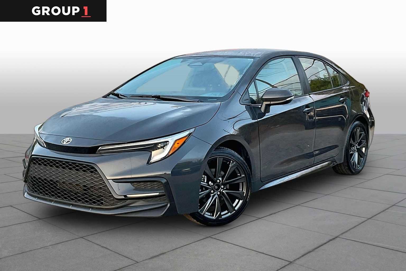 Used 2025 Toyota Corolla SE FWD image 1