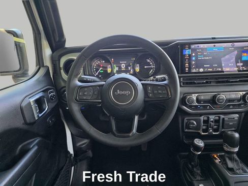 Used 2024 Jeep Wrangler Unlimited AWD/4WD image 12