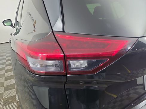 Used 2023 Nissan Rogue SV image 35