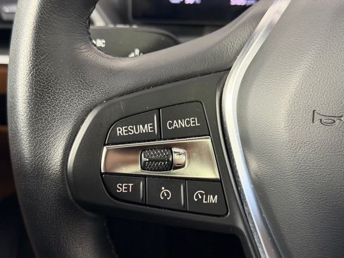 Used 2023 BMW i4 eDrive40 image 16