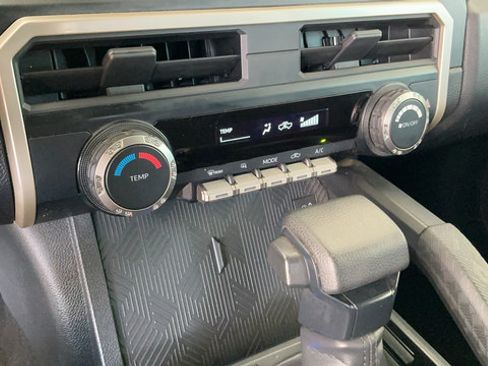 Used 2024 Toyota Tacoma SR AWD/4WD image 17