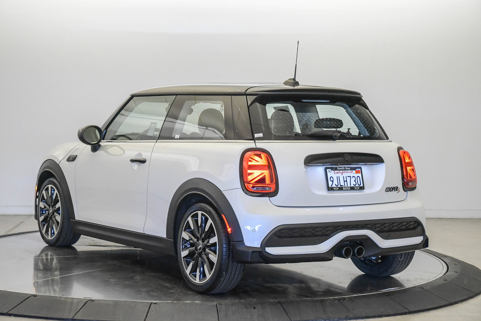 Used 2024 MINI Cooper S FWD image 2