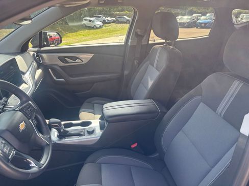 Used 2025 Chevrolet Blazer LT image 25