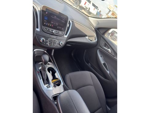 Used 2024 Chevrolet Malibu LT FWD image 12