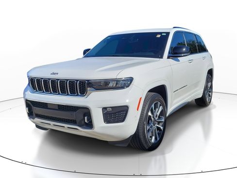 Used 2023 Jeep Grand Cherokee Overland w/ Trailer Tow Prep Group (B) image 3