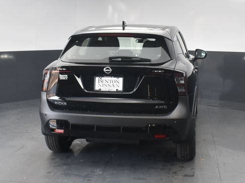 Used 2025 Nissan Kicks S AWD/4WD image 19