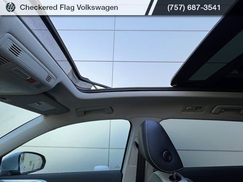 New 2025 Volkswagen Taos SE image 10