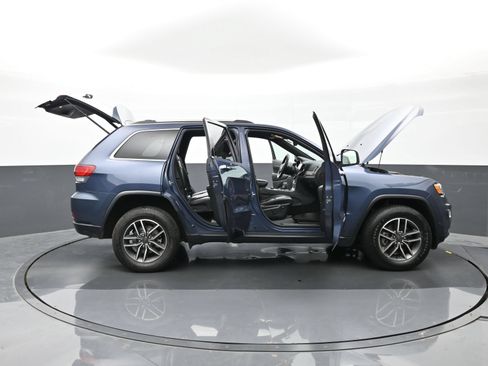 Used 2021 Jeep Grand Cherokee Limited AWD/4WD image 47