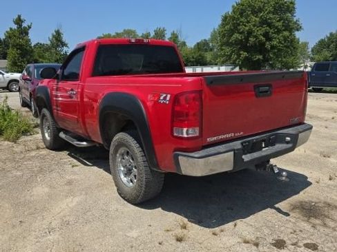Used 2008 GMC Sierra 1500 SLE w/ Z71 Off-Road Package AWD/4WD image 3