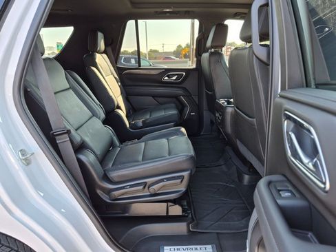 Used 2021 Chevrolet Tahoe Z71 w/ Luxury Package AWD/4WD image 20