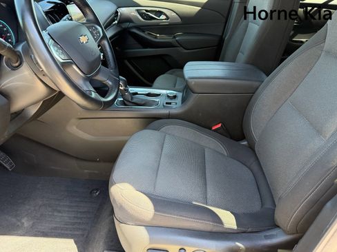 Used 2023 Chevrolet Traverse LT FWD image 19