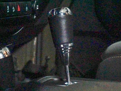 Used 2016 Jeep Wrangler Unlimited Rubicon w/ Connectivity Group image 22