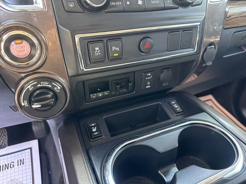 Used 2016 Nissan Titan SL image 15