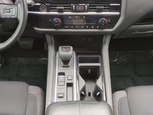 Certified 2023 Nissan Pathfinder SV w/ SV Premium Package image 11