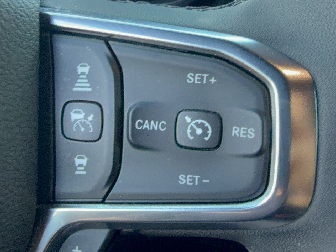 Used 2025 RAM 1500 Laramie AWD/4WD image 19