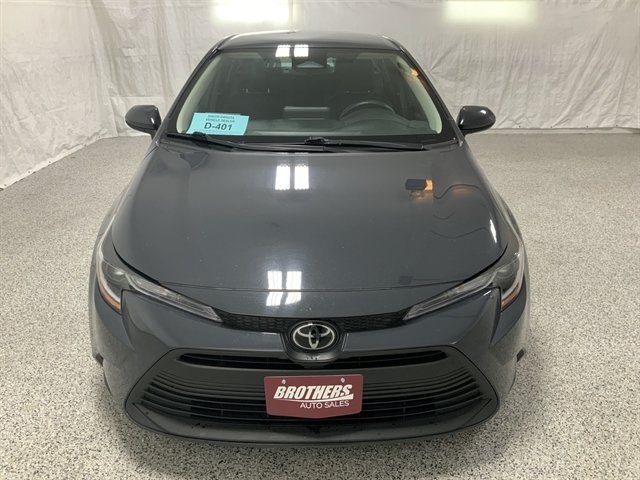 Used 2025 Toyota Corolla LE FWD image 3