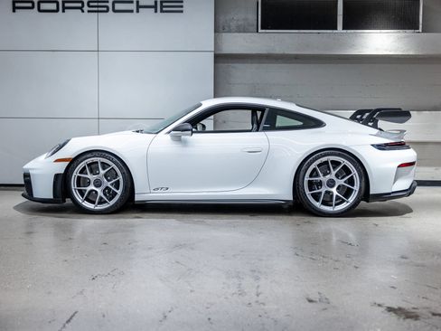 Certified 2025 Porsche 911 GT3 RWD image 2