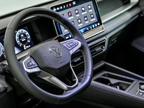 New 2026 Volkswagen Tiguan SE AWD/4WD image 10