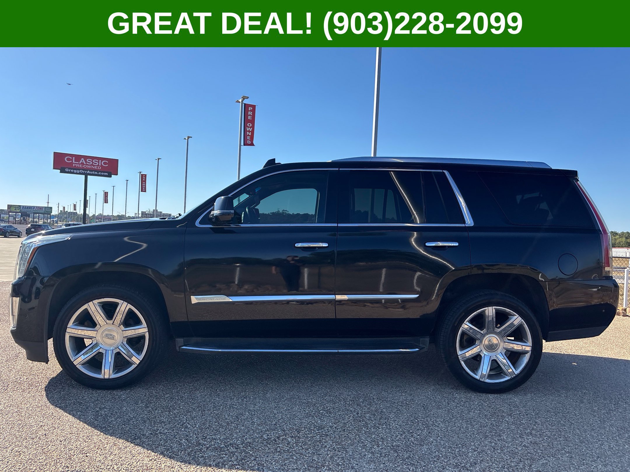 Used 2018 Cadillac Escalade Luxury AWD/4WD image 5