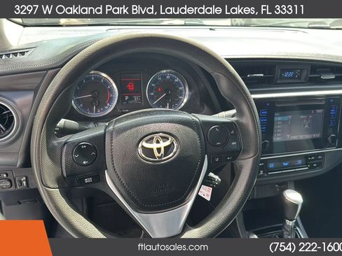 Used 2018 Toyota Corolla LE FWD image 36