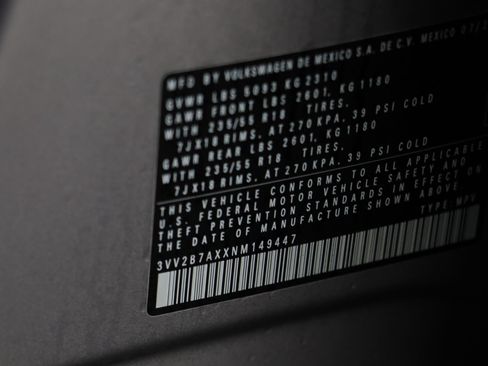 Certified 2022 Volkswagen Tiguan SE image 21