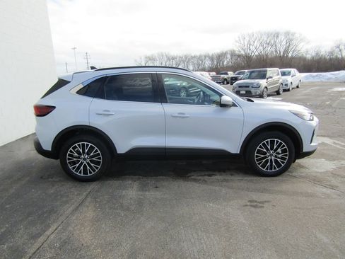 Used 2025 Ford Escape Base image 9