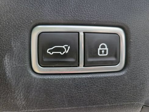 Certified 2022 Kia Sorento EX w/ Panoramic Sunroof Package FWD image 16