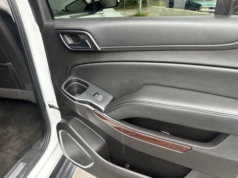Used 2017 GMC Yukon XL SLT AWD/4WD image 19