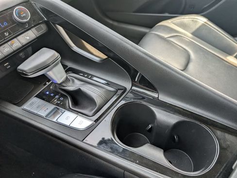 Used 2024 Hyundai Elantra Limited FWD image 22