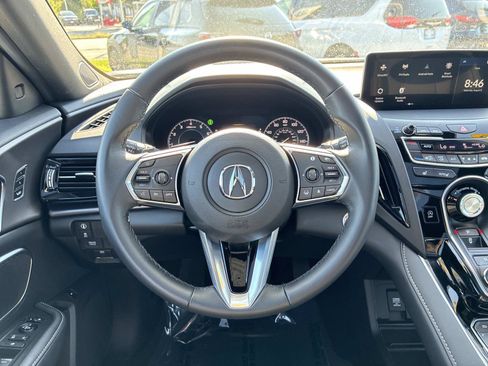 Used 2025 Acura RDX SH-AWD image 18