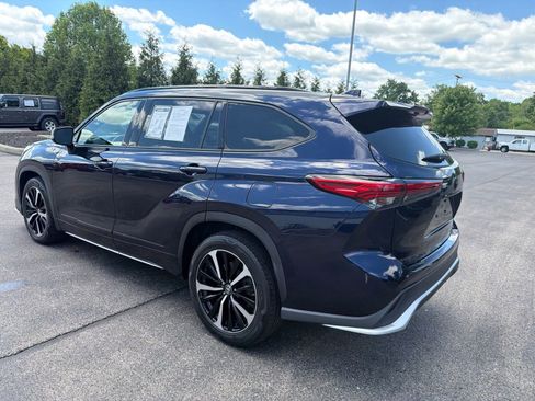 Used 2021 Toyota Highlander XSE FWD image 3