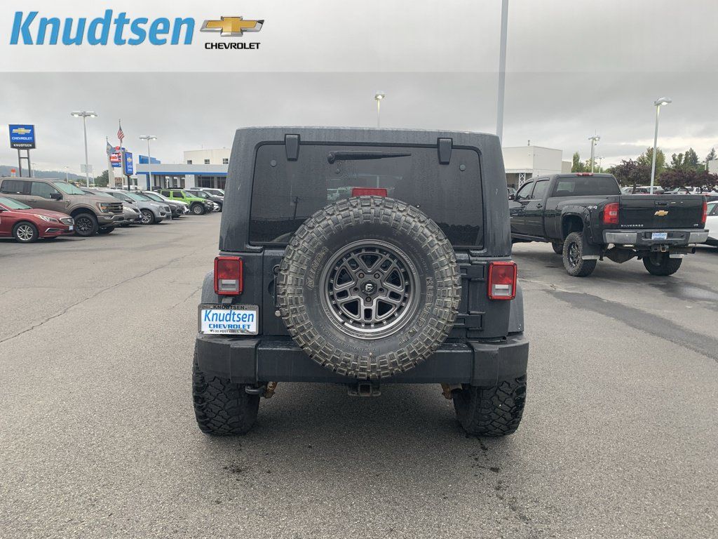 Used 2016 Jeep Wrangler Unlimited Sahara w/ Max Tow Package AWD/4WD image 6