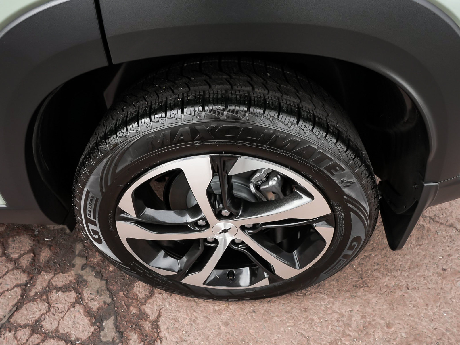 Used 2024 Chevrolet Trax RS w/ Driver Confidence Package FWD image 9