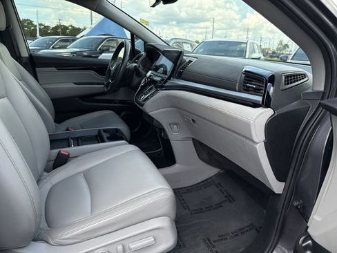 Used 2024 Honda Odyssey Touring image 17