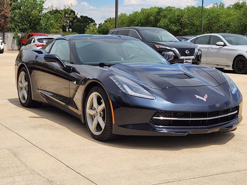 Used 2015 Chevrolet Corvette Stingray Coupe RWD image 3