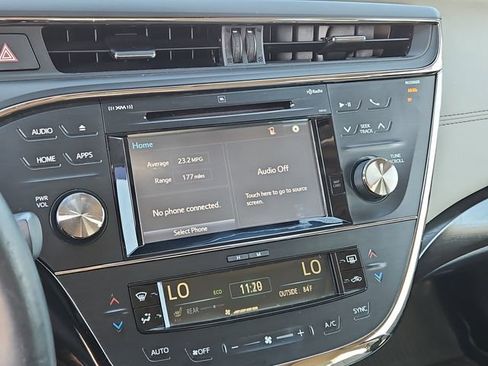 Used 2018 Toyota Avalon Limited image 24